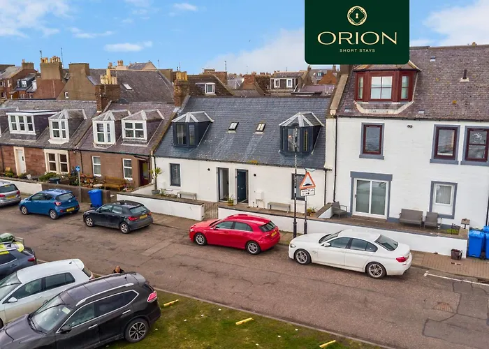 Creel Cottage No 3, Beach Front, Arbroath