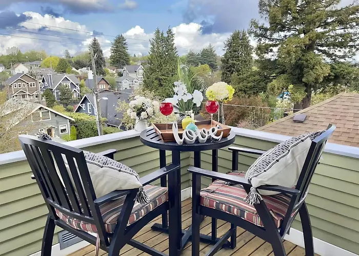 Seattle Escape Queen Anne W Private Deck