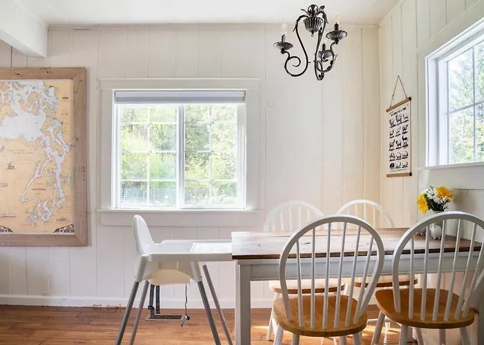 Relaxing Farm Retreat- Fresh Eggs With Every Stay!