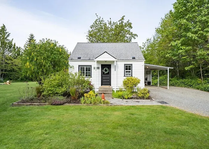 Relaxing Farm Retreat- Fresh Eggs With Every Stay!