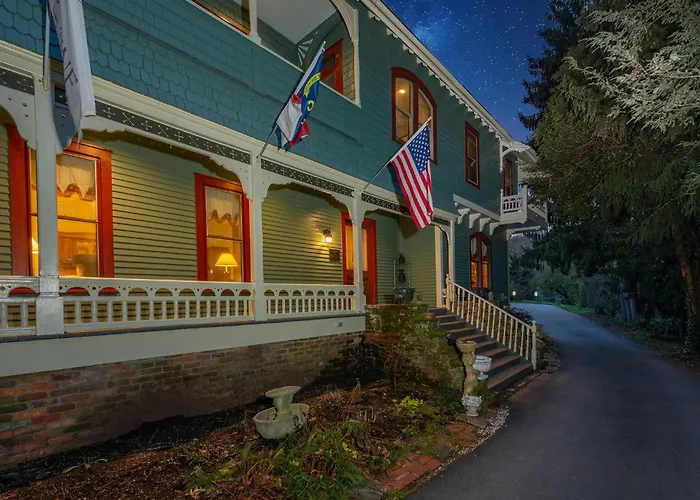 Engadine Inn And Cabins