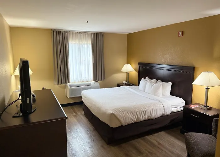 Econo Lodge Inn & Suites Monroe
