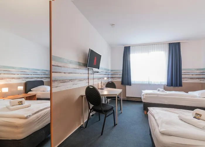 Hotel Cafe Galerie I Hannover-Garbsen I Free Parking