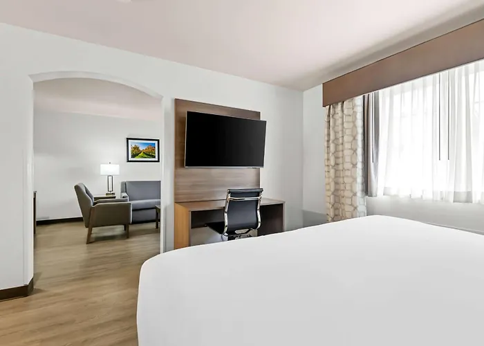 Best Western Plus Caldwell Inn & Suites
