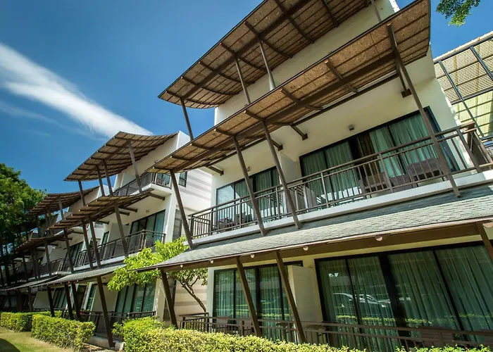 Bangsaen Heritage Hotel