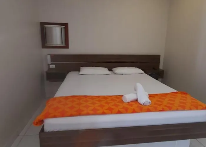 Hotel E Pousada Isis