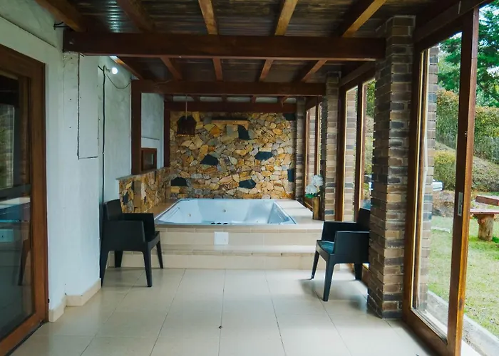 Oru Forest Retreat & Eco Lodge, Just 15 Minutes From The Airport