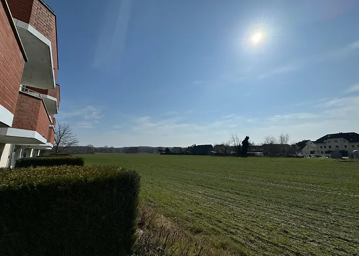 HAUS USEDOM Ferienwohnanlage mit Frühstücks-Restaurant gegenüber im Seeschlösschen
