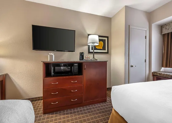 Best Western Plus Peak Vista Inn&Suites