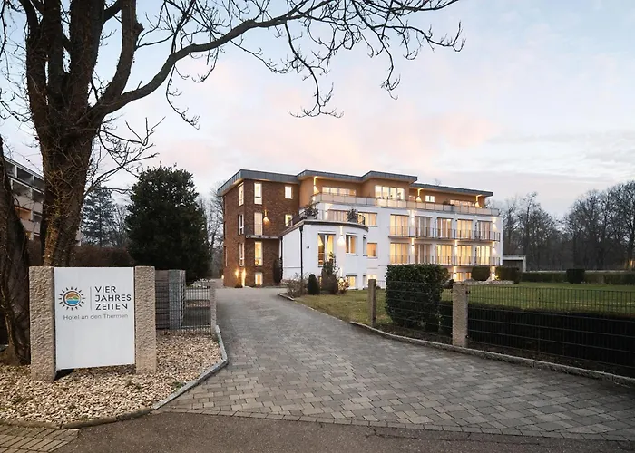 Hotel Vier Jahreszeiten An Der Therme & Kliniken Bad Krozingen Naehe Freiburg & Schwarzwald Ideal Fuer Wellness Kur & Business Ausfluege 24H Check In- Wlan & Parken Gratis
