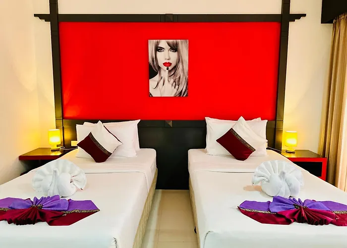 Hotel Baya Phuket - Rooftop Pool, Next To Food Market & Steps To Beach