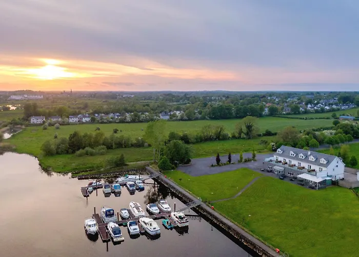 Moycarn Lodge & Marina
