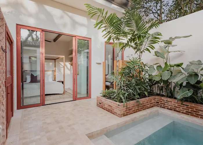 Sendero Hotel & Villas