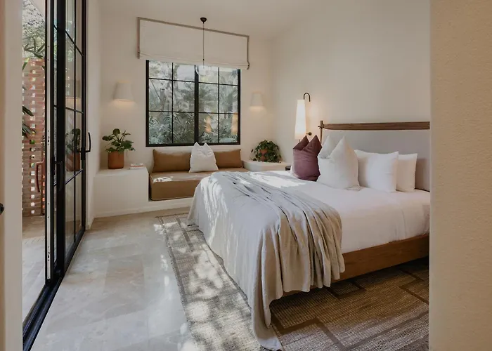 Sendero Hotel & Villas