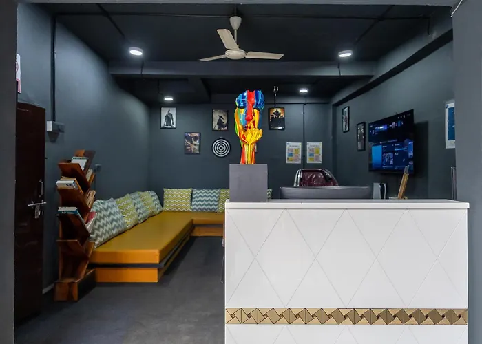 Coliwo Trois Hostel - Kharadi
