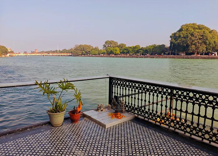 Gauri Gangaa At Har Ki Pauri With Private Ganga Ghat