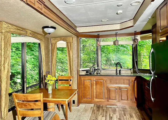 Lakefront Rv Cottage In Parry Sound #18