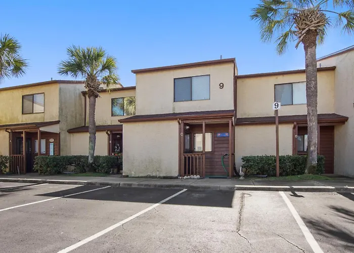 5 Minutes Walk To Beach, Family Friendly Condo With Shared Pool, Tennis Court