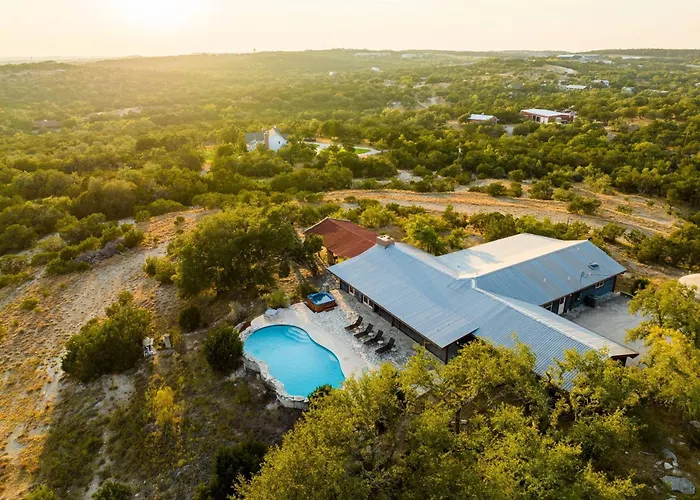 Legendary 3 Bedroom Estate With Pool & Hot Tub!