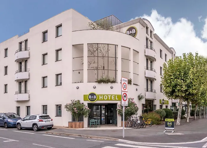 B&B HOTEL La Rochelle Centre 3 étoiles