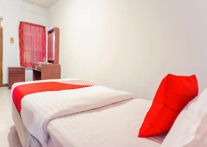 Oyo 2180 Vina Vira Hotel