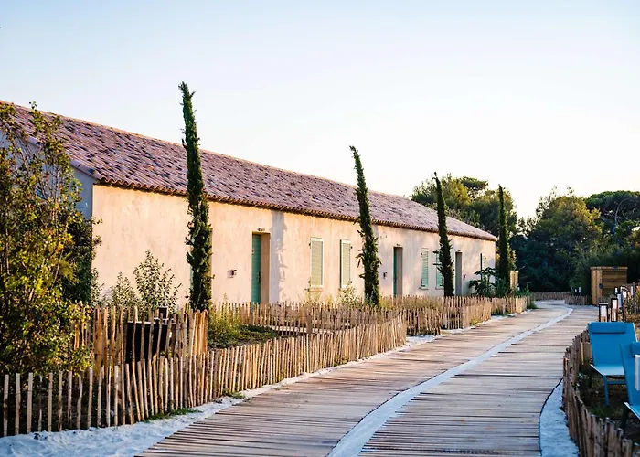 Le Hameau Des Pesquiers Ecolodge&Spa, Curio Collection By Hilton