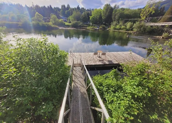 Riverside By Cowichan Lake Cottages