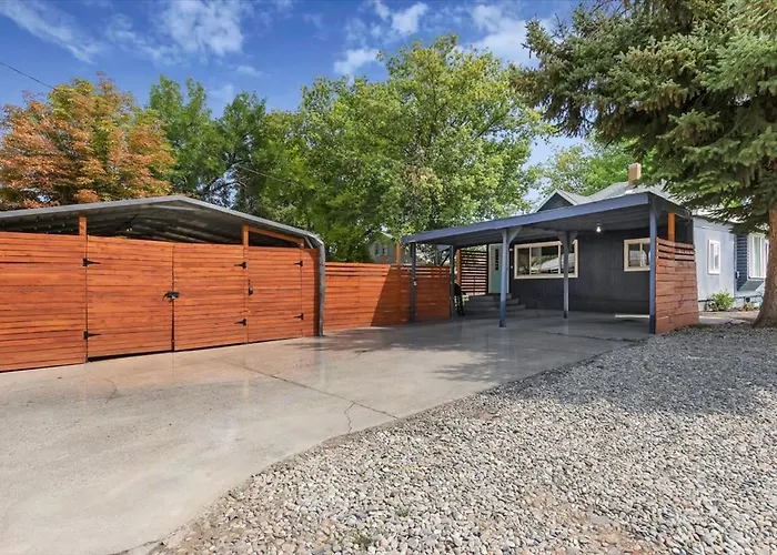 #Stayinmydistrict Historic Charming Bungalow