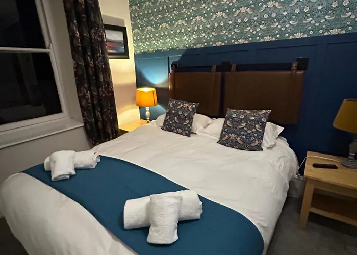 Annandale Arms Hotel