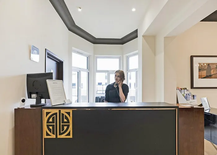 Oyo The Baltimore Hotel