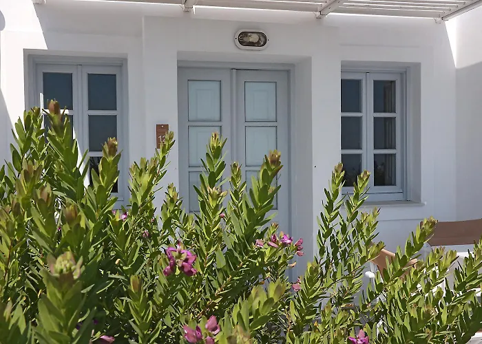 Phaos Santorini Suites