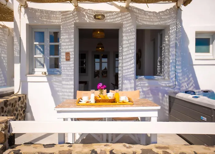 Phaos Santorini Suites