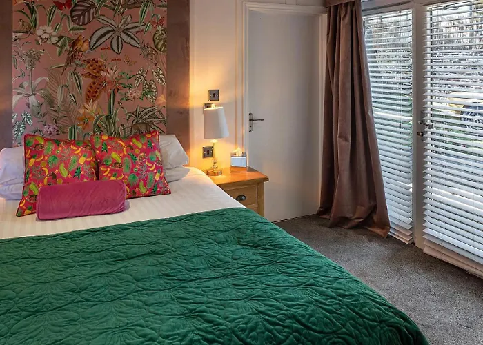 Oyo The Townhouse