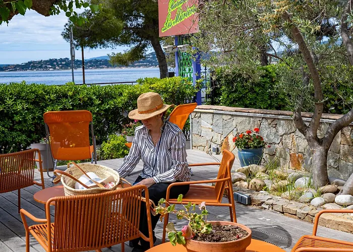 Logis Hotel Le Provencal Rest Les Muriers