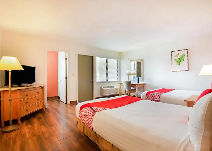 Oyo Waterfront Hotel- Cape Coral Fort Myers, Fl