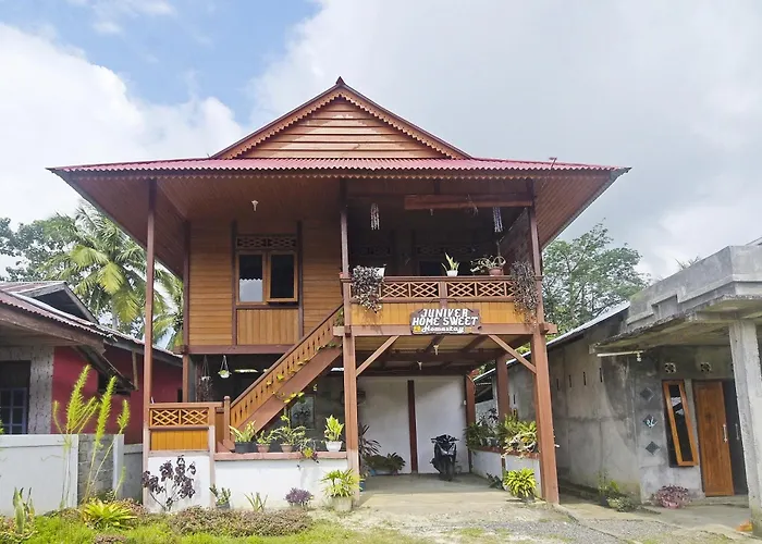 Hotel O Pulisan Ekowisata Homestay Near Wisata Pantai Desa Pulisan