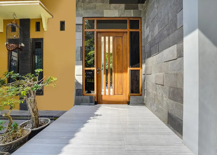 Hotel O Rumah Kost Gresik Syariah