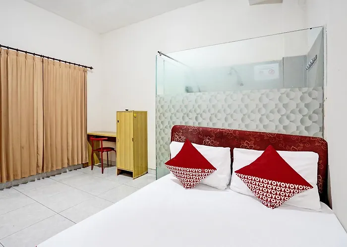 Oyo Life 92190 Arya Guest House