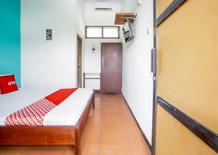 Hotel O Central Madiun Near Stasiun Kota Madiun