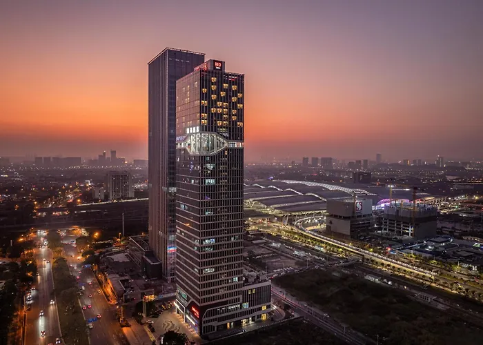 Radisson Red Guangzhou South Railway Station