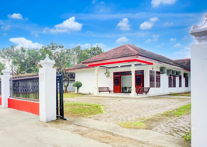 Hotel O Krakatau Near Universitas Muhammadiya Sumatra Utara