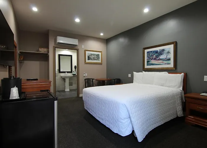 Dunes Inn - Wilshire (Adults Only)