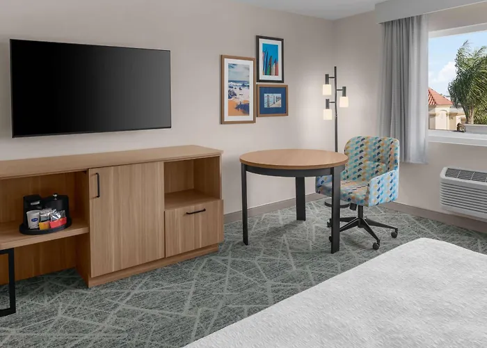 Hampton Inn By Hilton Costa Mesa Newport Beach