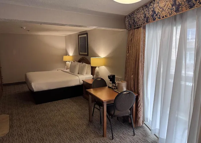 Promenade Inn & Suites Oceanfront