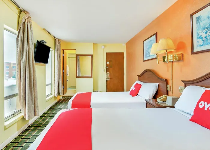 Oyo Hotel Downtown Peoria I-74