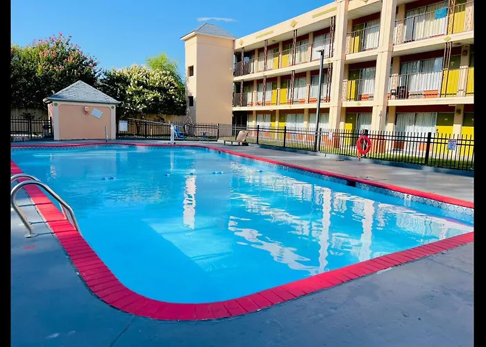 Ashland Studio Inn Richmond North Near Kings Dominion -Listing Partner