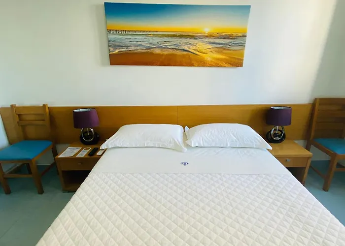 Weaa Hotel
