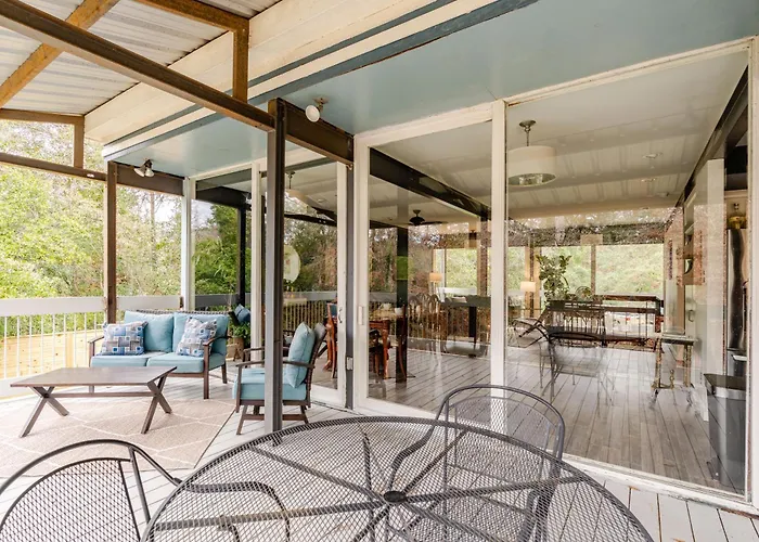 Glass House Retreat On Scenic Bogue Falaya River