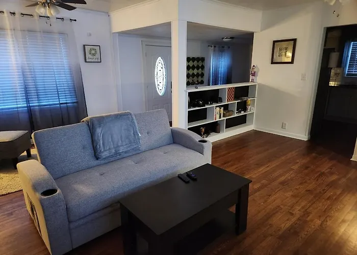 Serenity On Over An Acre Easy Access To 311 And Hpu
