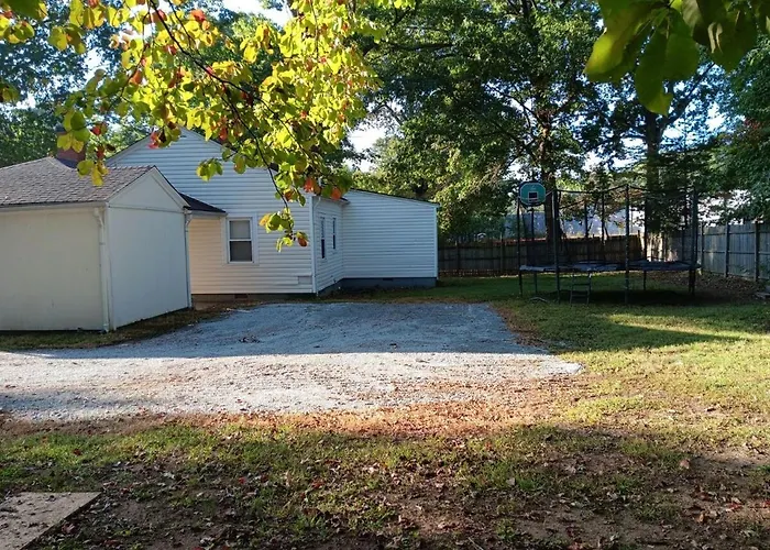 Serenity On Over An Acre Easy Access To 311 And Hpu